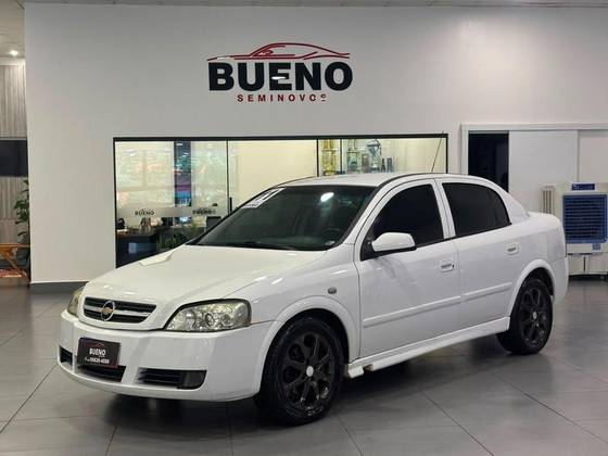 CHEVROLET ASTRA 2.0 MPFI ADVANTAGE 8V FLEX 4P MANUAL CHEVROLET ASTRA 2.0 MPFI ADVANTAGE 8V FLEX 4P MANUAL